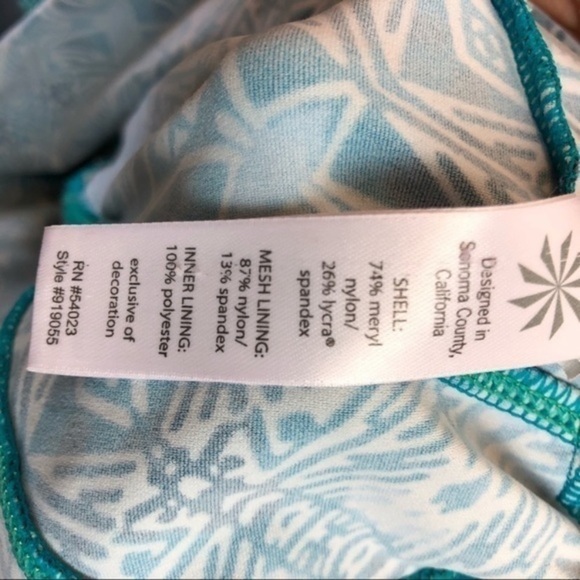 Athleta Blue Geometric Workout Casual Tank Top - Picture 5 of 7